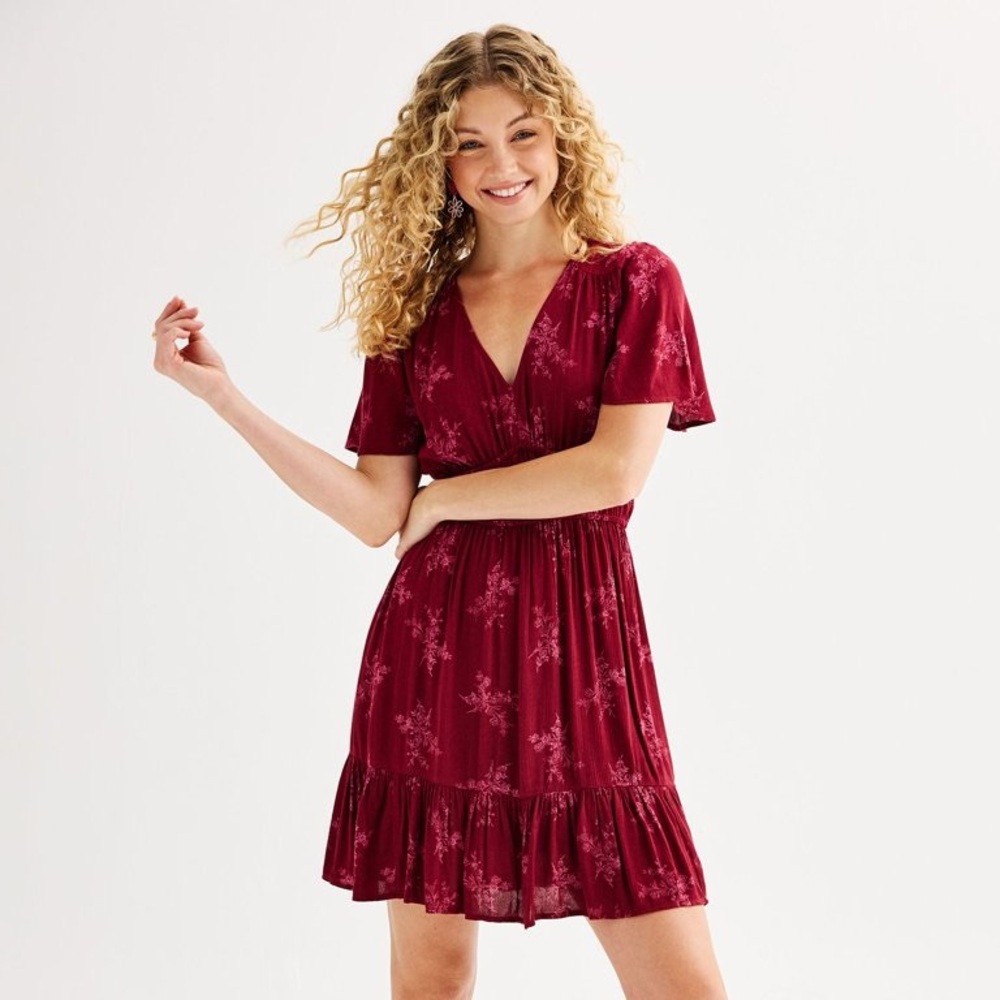 Rewind Flutter Sleeve Skater Dress Wine Floral Size large EUC